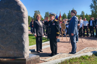 Памятный знак в честь воинов Тверской земли открыт на Невском пятачке