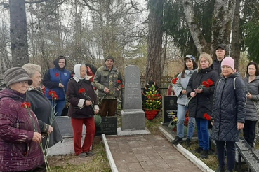 Комитет по внешним связям Ленинградской области провел субботник в Киришском районе