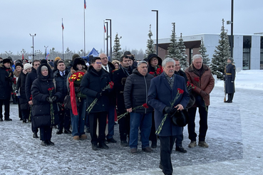 Церемония возложения цветов к Мемориалу «Мирным гражданам Советского Союза» в Зайцево